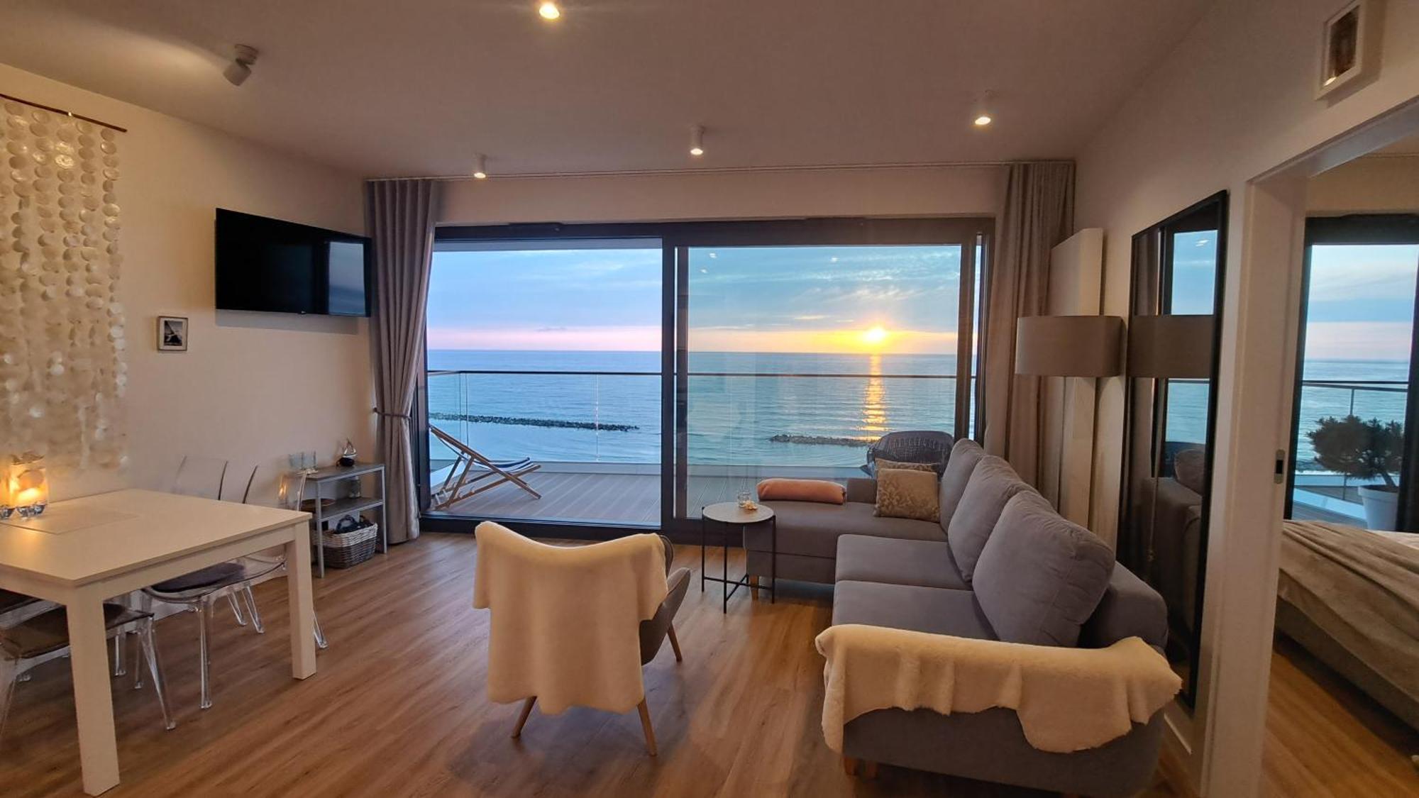 Apartament Morski Widok Nautic Park 51 Darlowko Rum bild